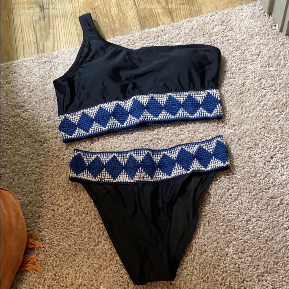 One shoulder swimsuit